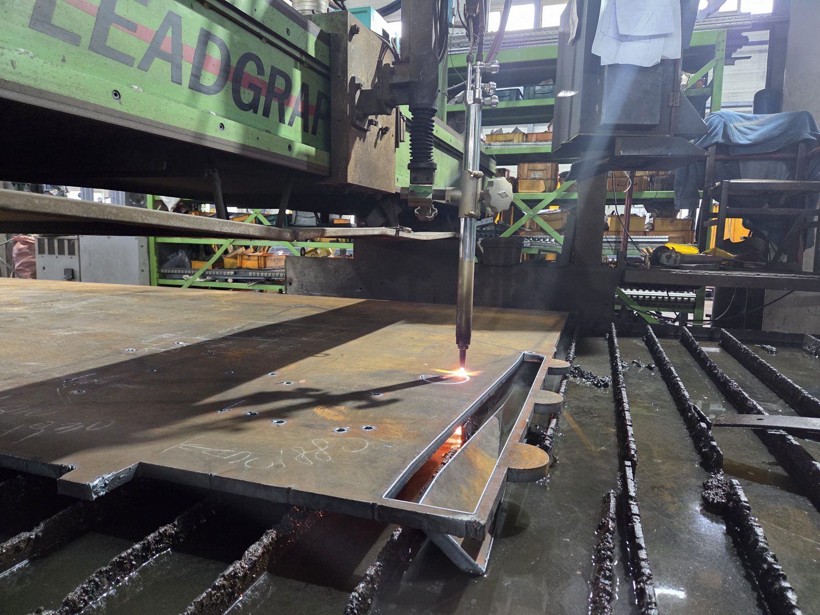 두신이엔지 현장 — 절단